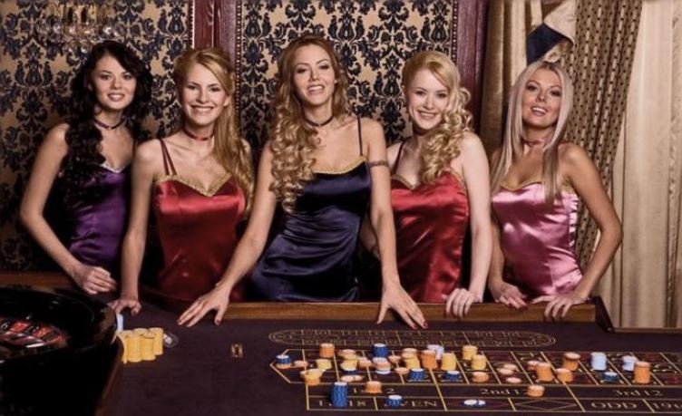 casino dealers roulette table